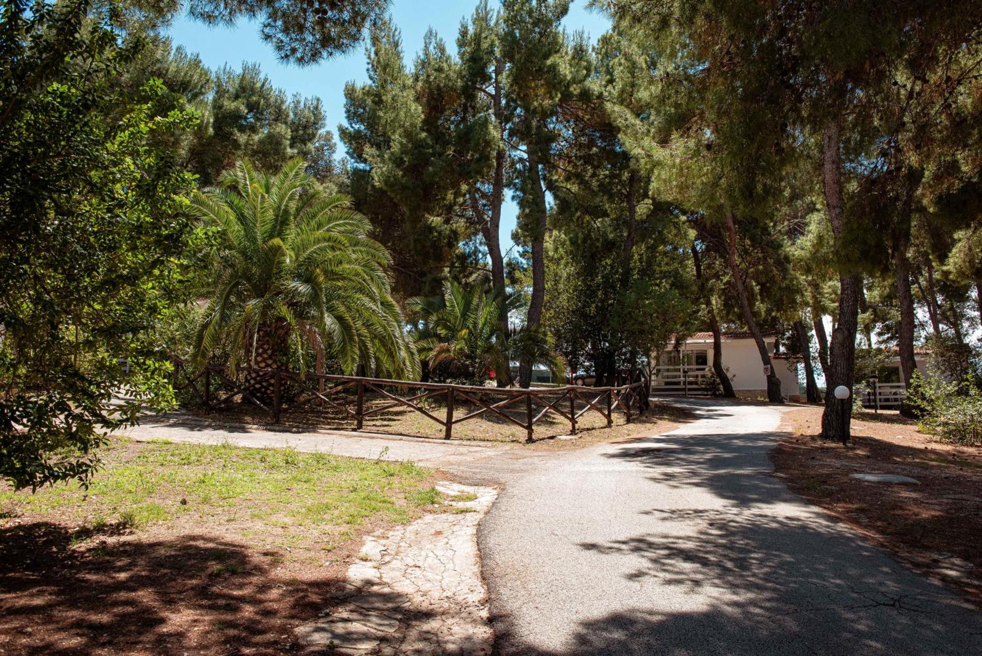 Villaggio Camping Punta Lunga Vieste Extérieur photo